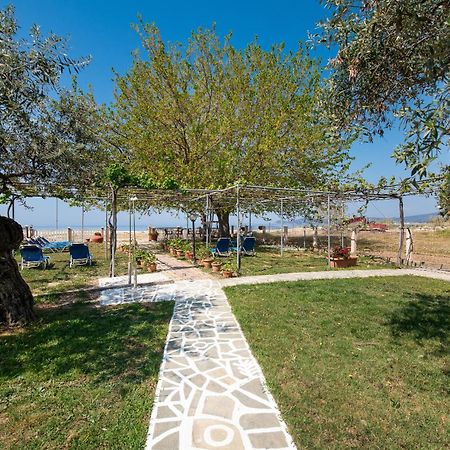 Olivento Beach Front Suites Потос Екстериор снимка