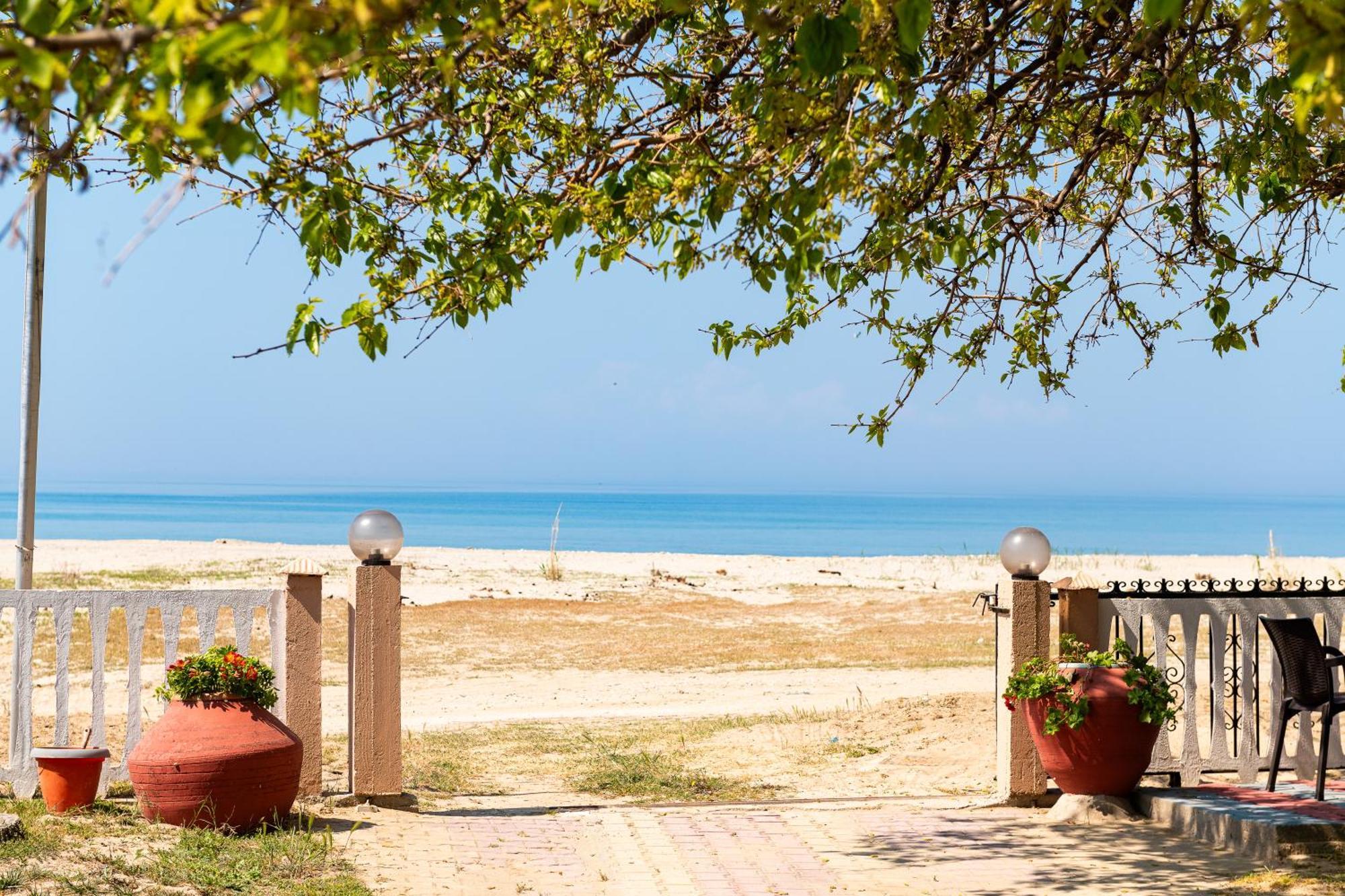 Olivento Beach Front Suites Потос Екстериор снимка
