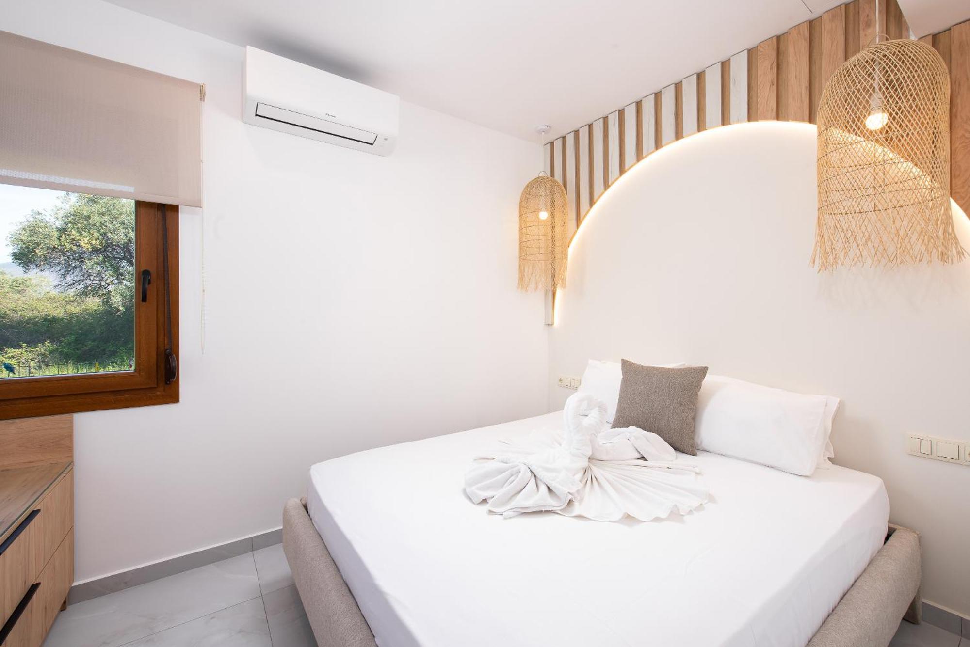 Olivento Beach Front Suites Потос Екстериор снимка