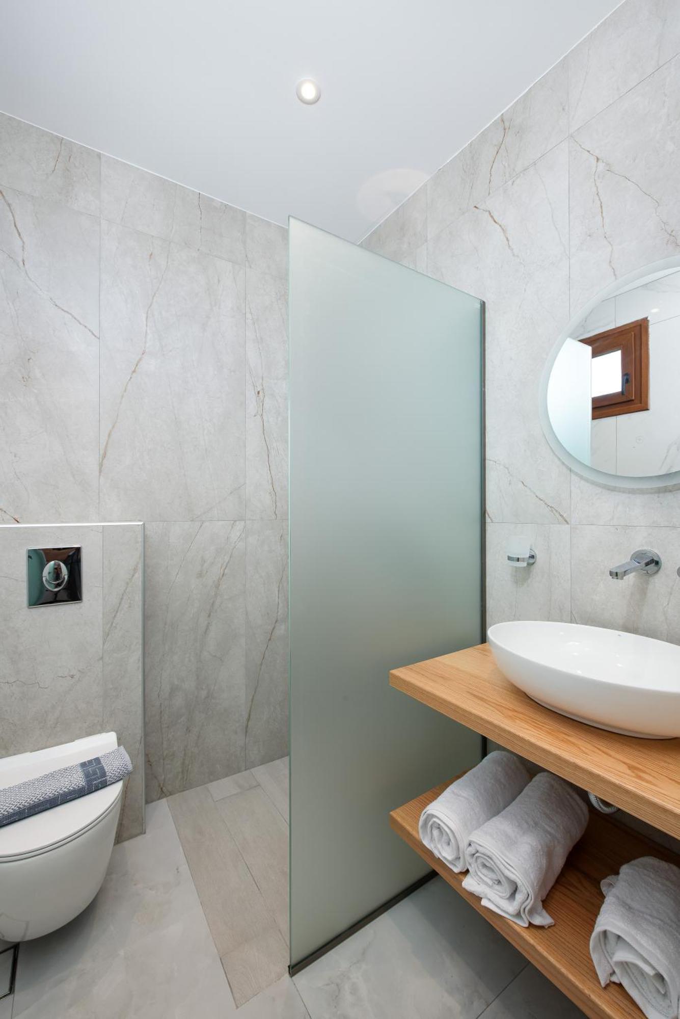 Olivento Beach Front Suites Потос Екстериор снимка