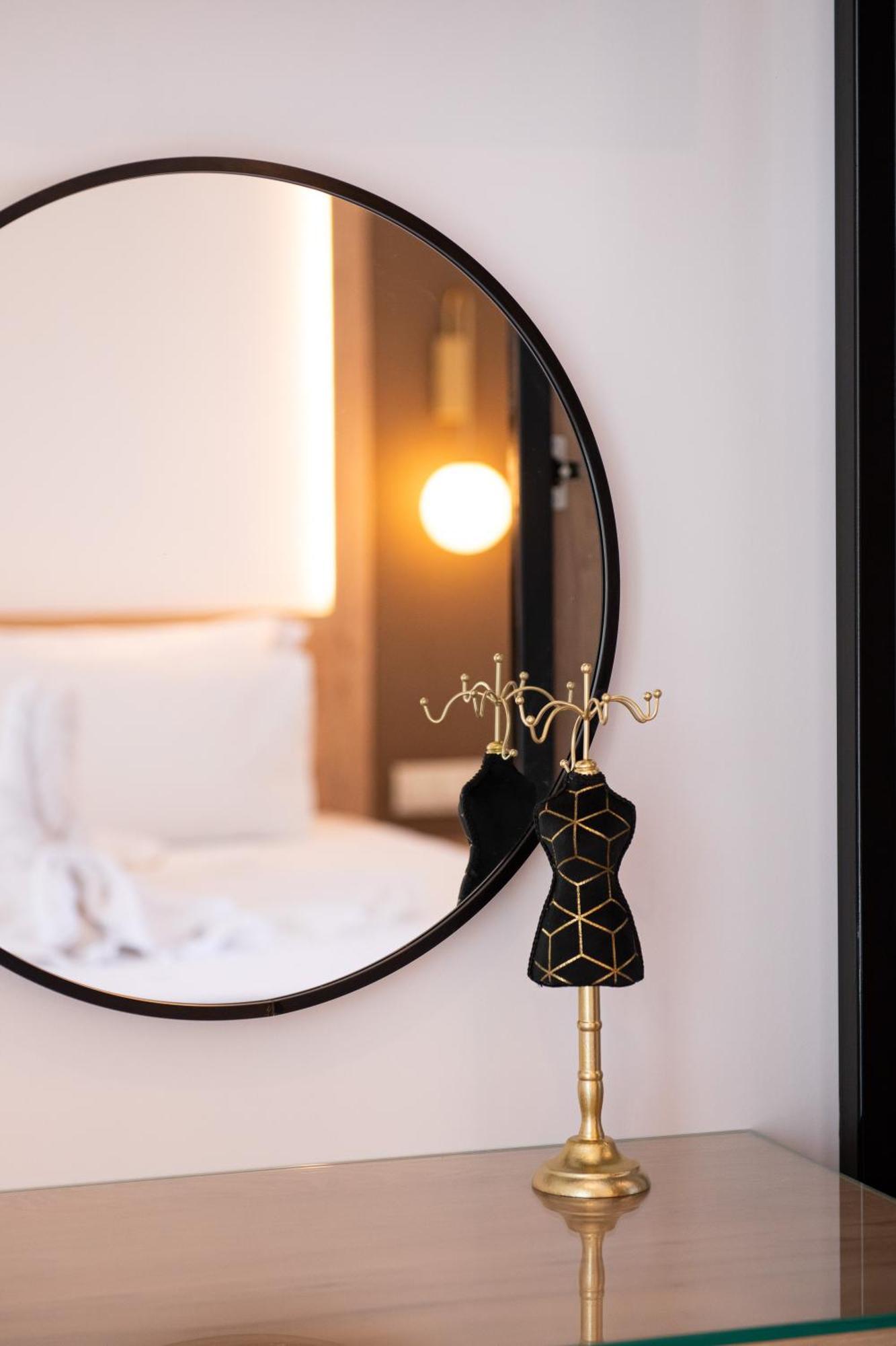 Olivento Beach Front Suites Потос Екстериор снимка