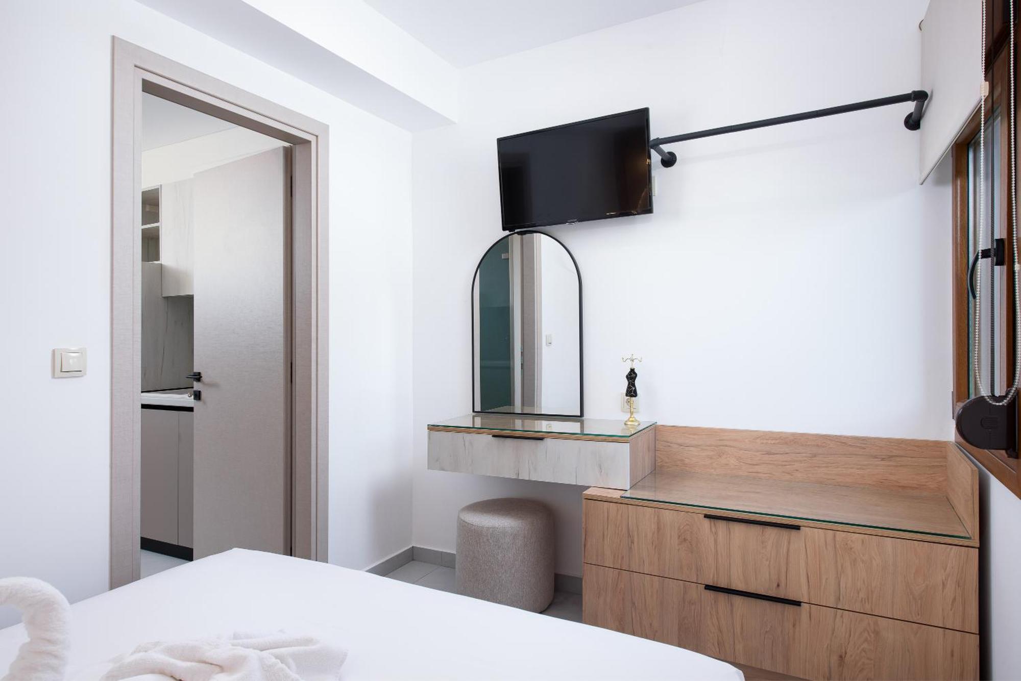 Olivento Beach Front Suites Потос Екстериор снимка
