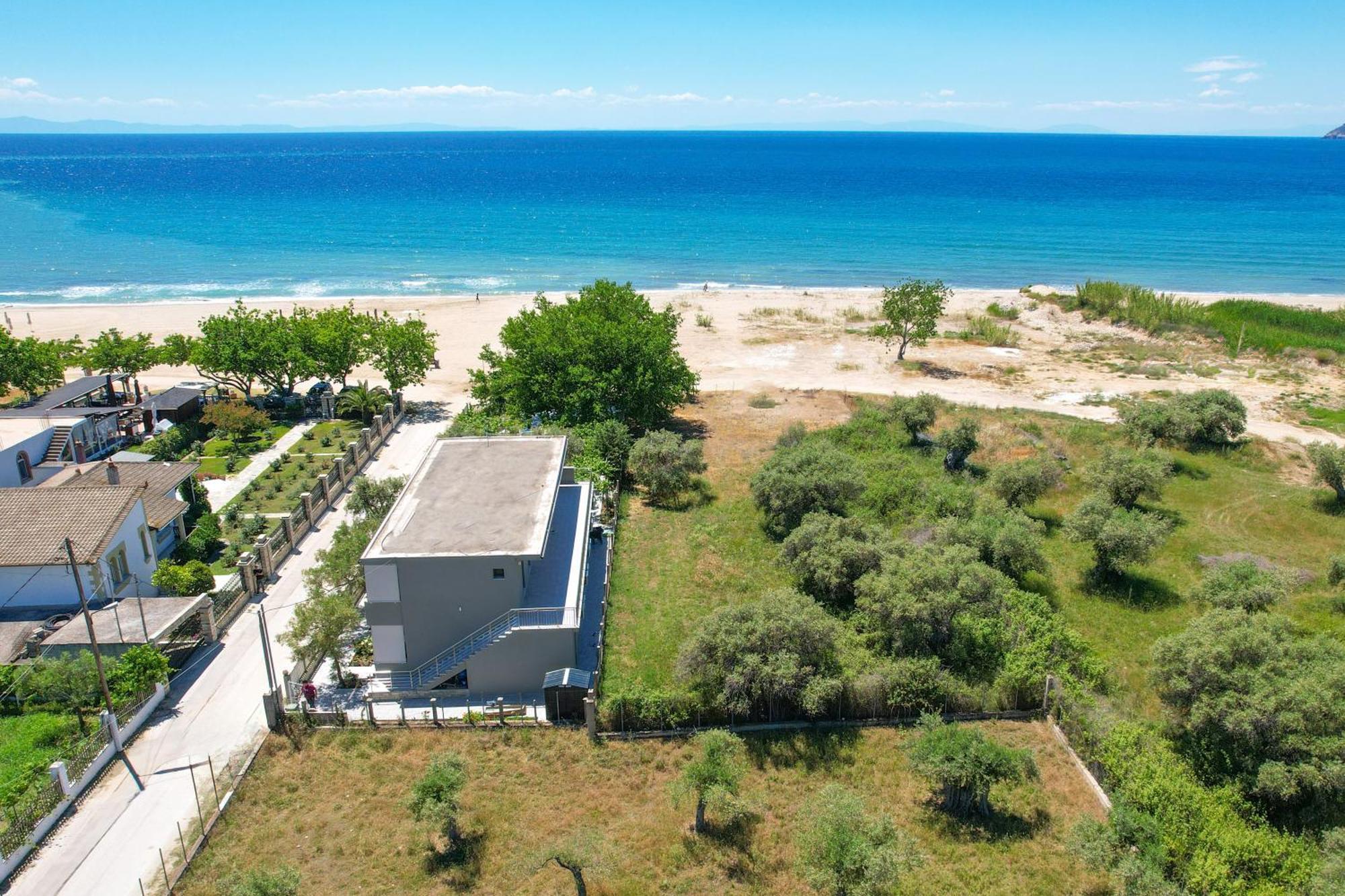 Olivento Beach Front Suites Потос Екстериор снимка