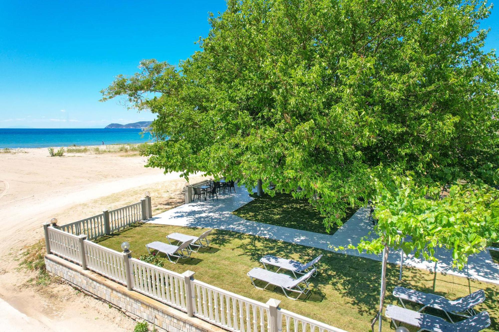 Olivento Beach Front Suites Потос Екстериор снимка