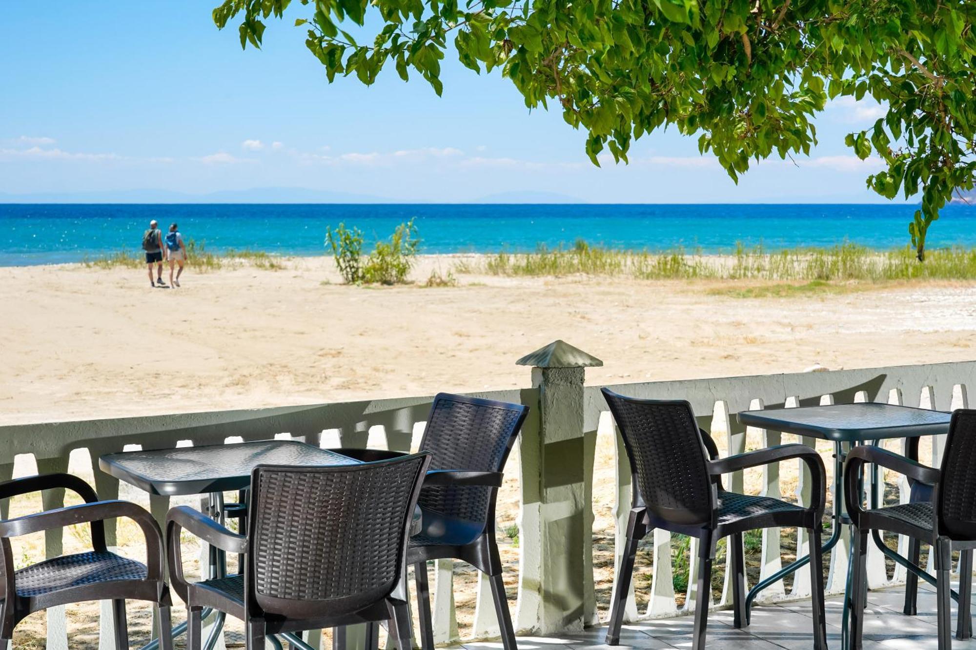 Olivento Beach Front Suites Потос Екстериор снимка