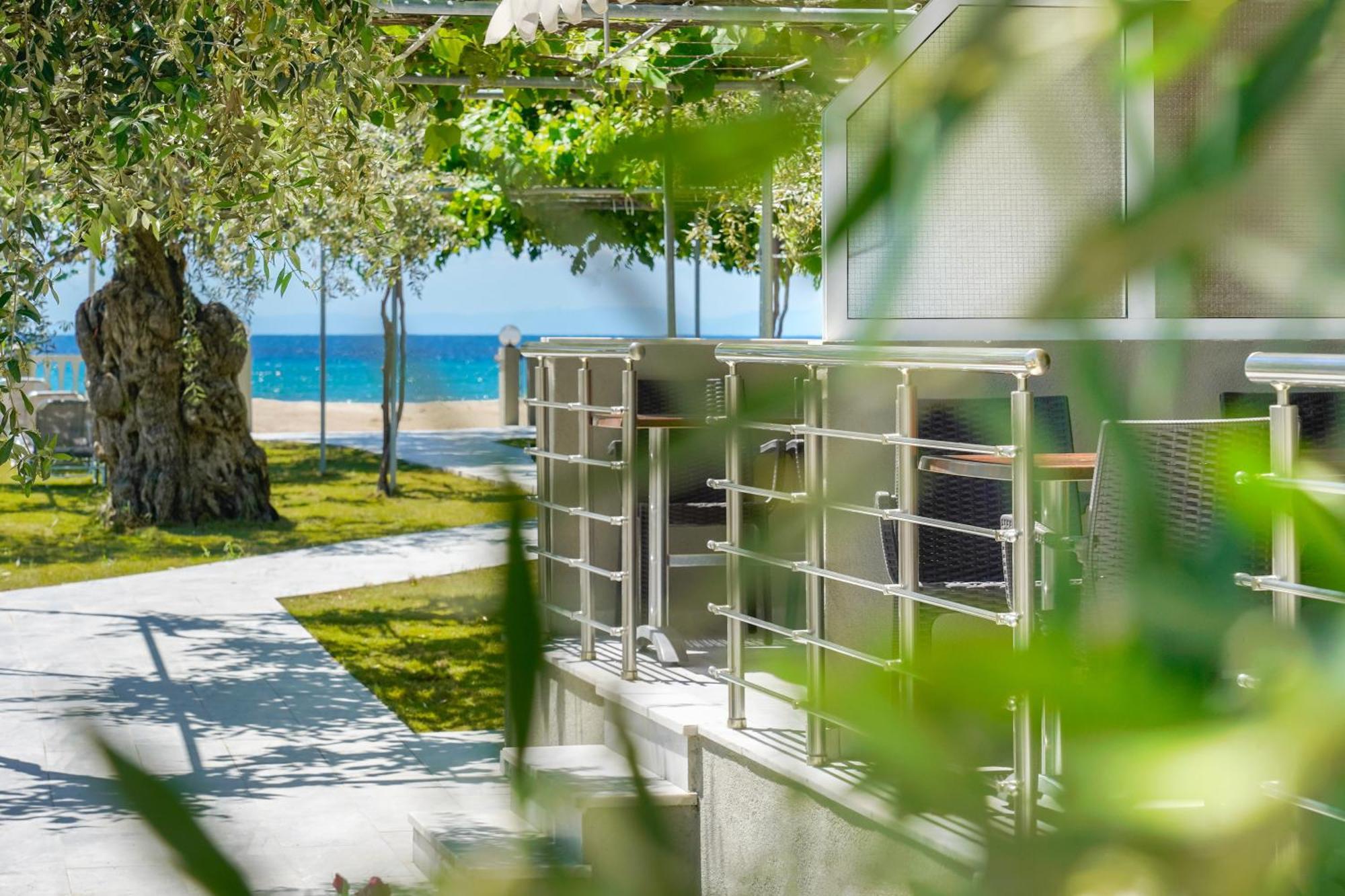 Olivento Beach Front Suites Потос Екстериор снимка