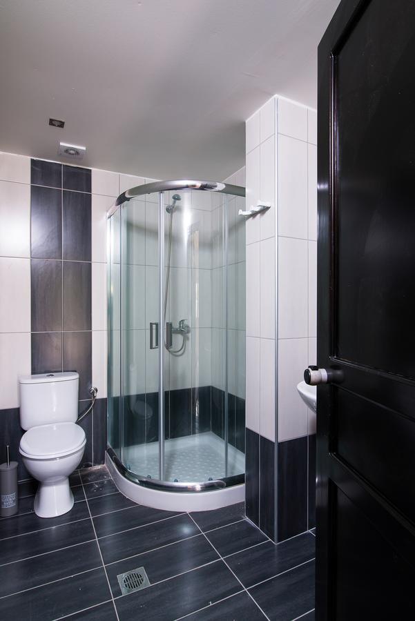 Olivento Beach Front Suites Потос Екстериор снимка