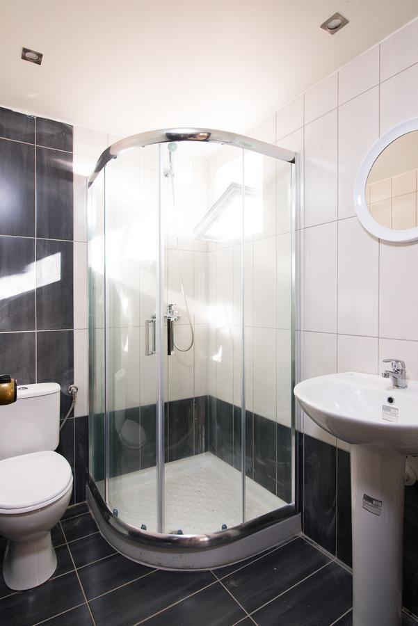 Olivento Beach Front Suites Потос Екстериор снимка
